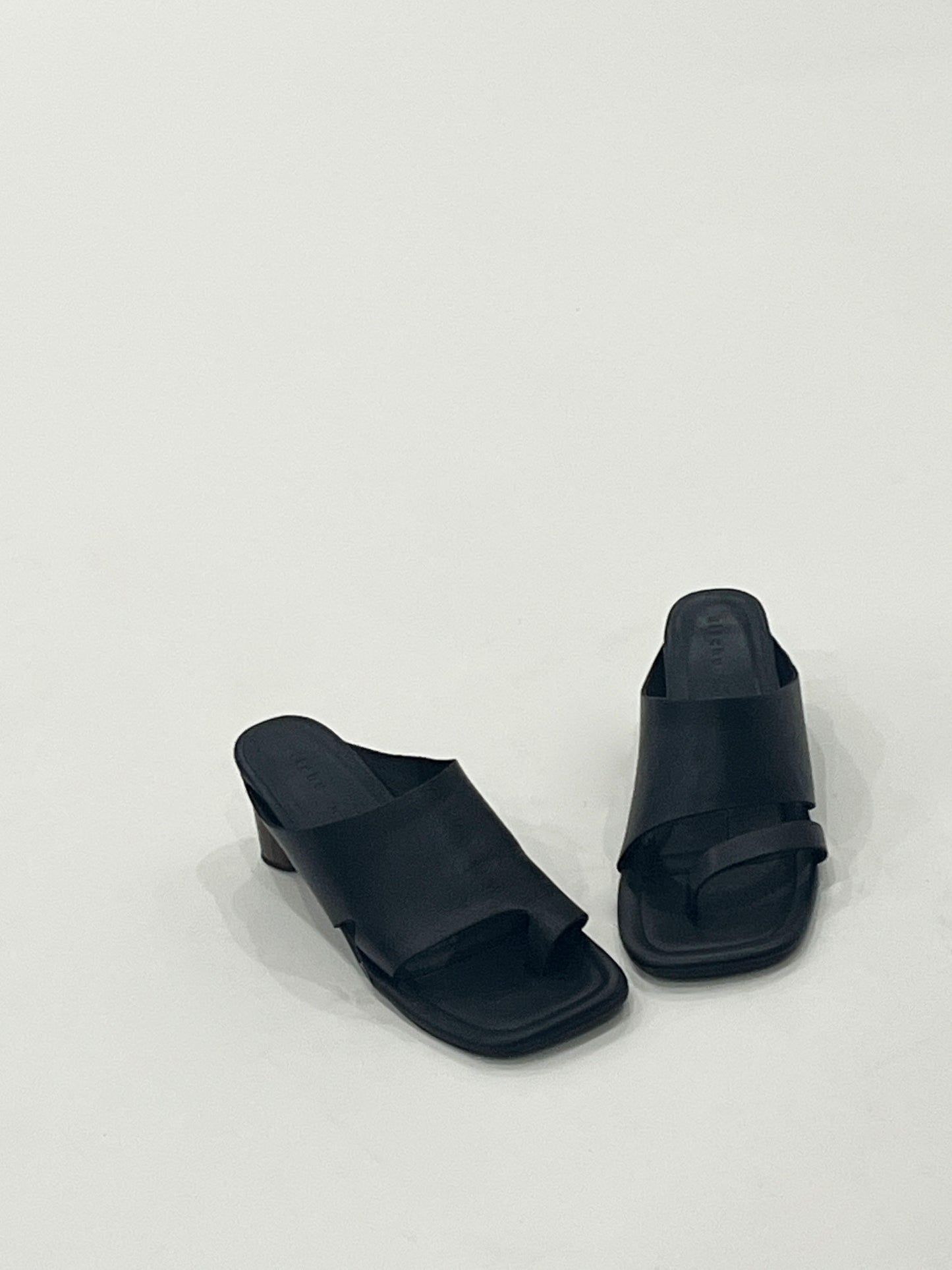 BAUHAUS 04 heel (H04)
