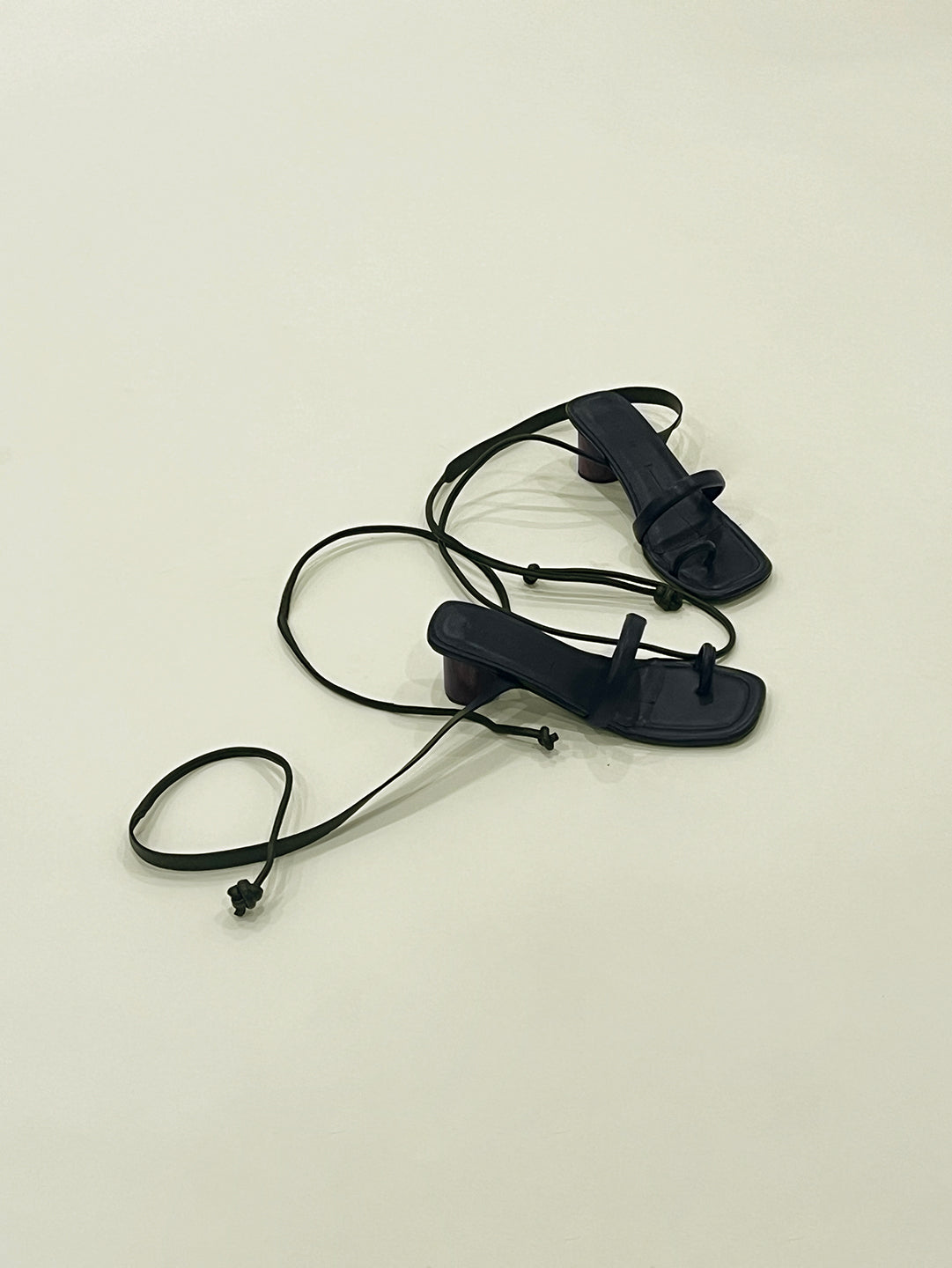 Toe Tied heels (H13)