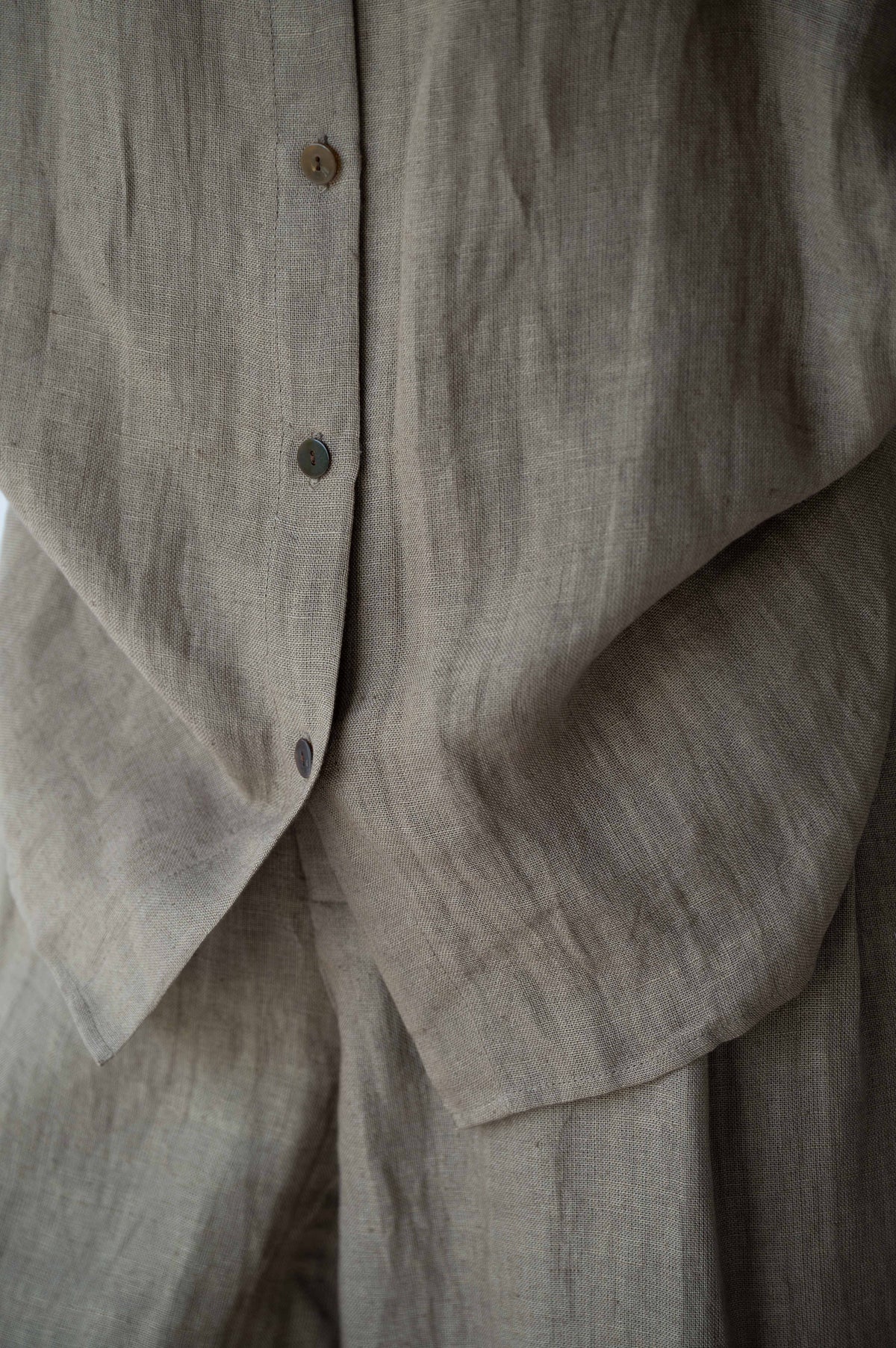 LINEN SCALLOP SHIRT